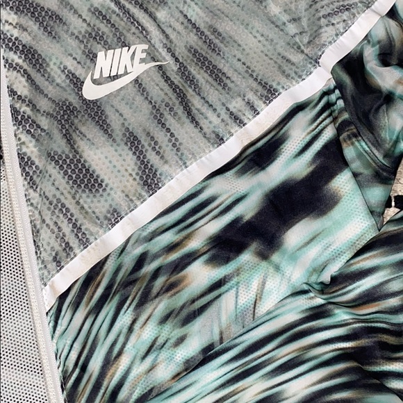 Nike windbreaker - Picture 2 of 3